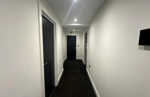 Peterborough Apartment | Superior 1-Bed Apartment with 2 Sofa Beds Sleeps 6