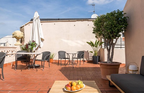 L'Antiga Esquerra de l'Eixample Apartment | SUPERIOR 4 BEDROOM APARTMENT