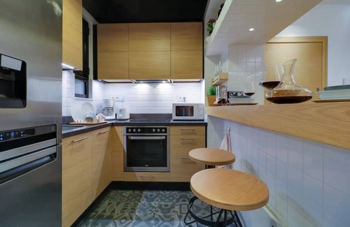 Mousio House | Superior Central Apt 3min to Metro AC Netflix iMac