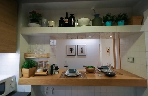 Mousio House | Superior Central Apt 3min to Metro AC Netflix iMac