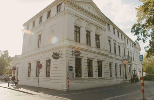 Center House | Superior double room with balcony, shower, WC - Hotel am Schloss