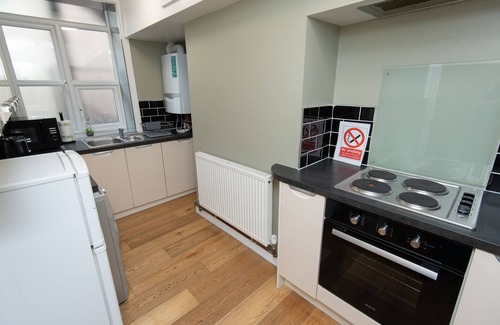 Huddersfield Apartment | Superior Fully-Loaded Apartment 2