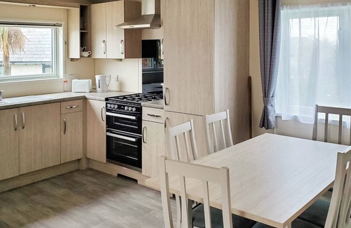 Bacton Ski Chalet | Superior Lodge (sleeps 8)