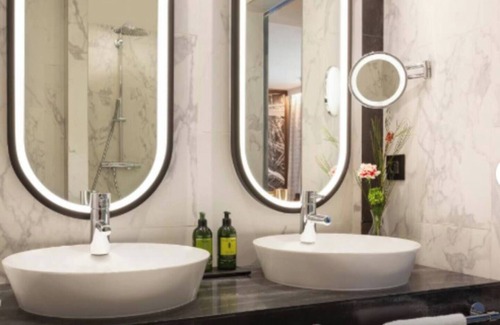 Chaillot Apartment | Superior Room In the Heart Of Tour Eiffel