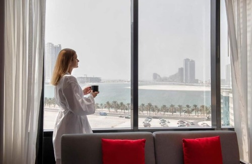 Al Khan Apartment | Superior Room Lagoon View Near Expo Centre.