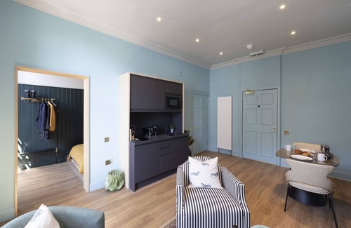 New Town Apartment | Superior Studio near the Castle