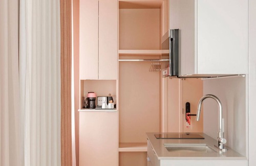 Saint-Roch Hotel | Superior Suite 5 - Rose Hôtel Invisible