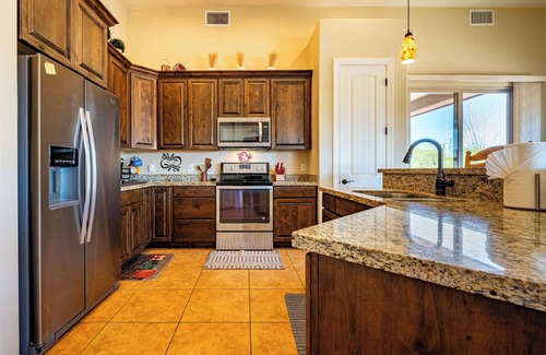 Apache Junction House | ‼️ Superstition Gecko | 3BR Retreat w/Mtn & BBQ