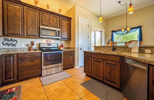 Apache Junction House | ‼️ Superstition Gecko | 3BR Retreat w/Mtn & BBQ