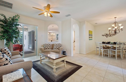 Ridgewood Lakes Villa | Supreme Luxury 5 Bedroom Villa on Paradise Gated Golf Community, Private Pool &
