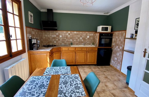 Domme House | "Sur la colline": country house with heated pool, near Sarlat.
