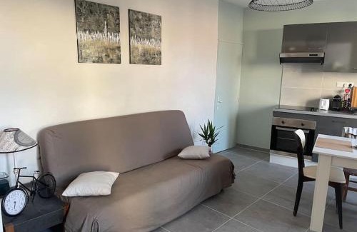 Courthezon Apartment | Sur la route des vignerons