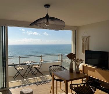 Valras-Plage Apartment | Sur le sable, face à la mer La Petite Tour