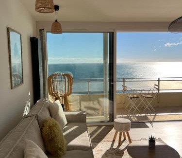 Valras-Plage Apartment | Sur le sable, face à la mer La Petite Tour
