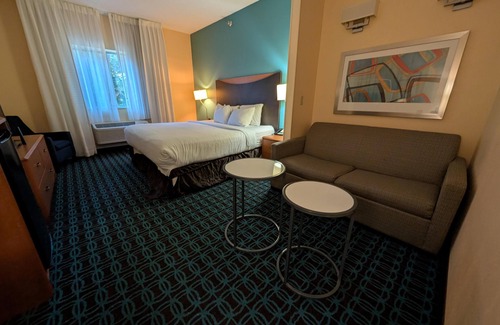 Mount Pleasant Hotel | SureStay by Best Western Mount Pleasant Racine