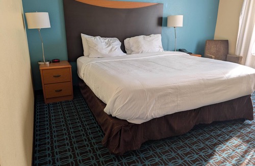 Mount Pleasant Hotel | SureStay by Best Western Mount Pleasant Racine