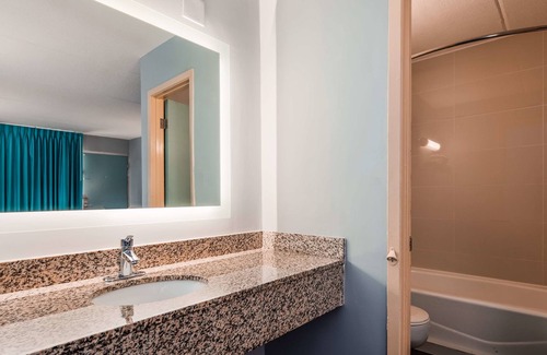 Southside Hotel | SureStay Hotel by Best Western Jacksonville South