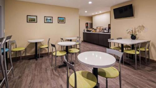 Fairfield Hotel | SureStay Hotel by Best Western Fairfield Napa Valley