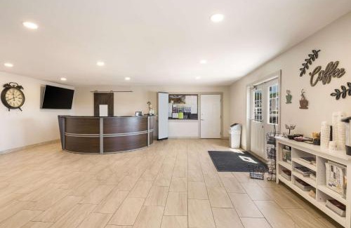 Thomson Hotel | SureStay Hotel by Best Western Thomson