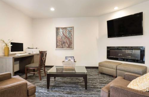 Thomson Hotel | SureStay Hotel by Best Western Thomson