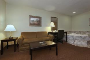 Tarboro Hotel | SureStay Plus by Best Western Tarboro-Kingsboro