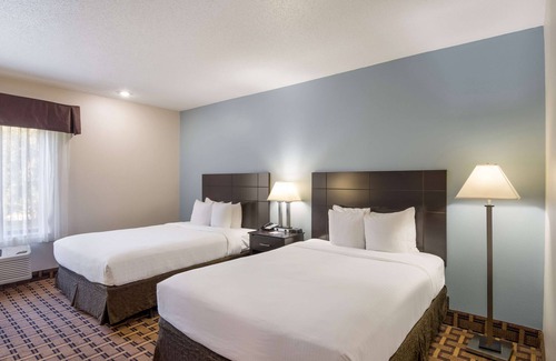 Coralville Hotel | SureStay Plus Hotel by Best Western Coralville Iowa City