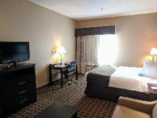 Coralville Hotel | SureStay Plus Hotel by Best Western Coralville Iowa City