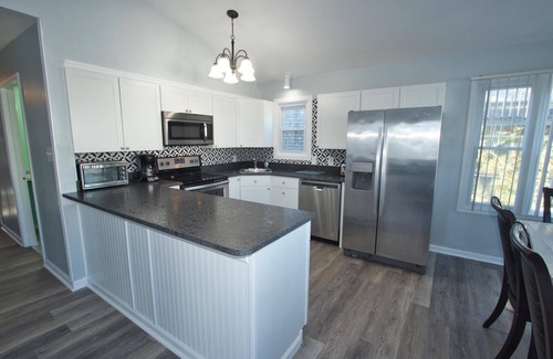 Surf City House | Surf City Home w/wrap around deck (1 house from beach), 30min Atlantic City