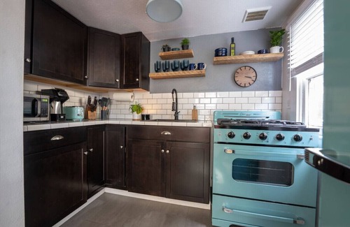 Golden Hill Apartment | Surf`s Up Paradise Apartment