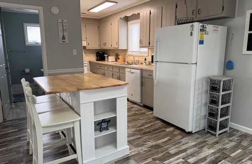 South Nags Head House | Surfin’ Sunrise a 4-bedroom house in awesome Nags Head just steps from the beach