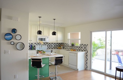 Beach Barber Tract Apartment | SURFRIDER 1 - 2 Bdrm/2 Bath - Steps to WindanSea Beach, La Jolla