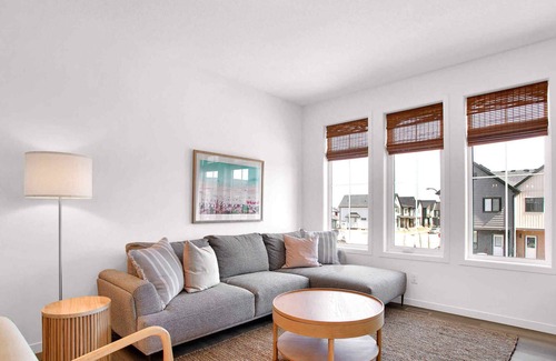 Airdrie House | Surfs Up in South Point | Perfect for Families! |