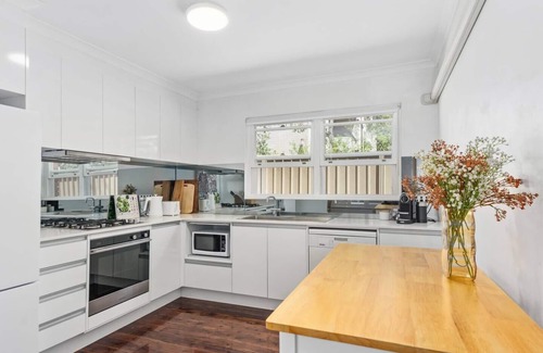 North Wollongong Apartment | Surfside Escape A Local Lifestyle at North Beach