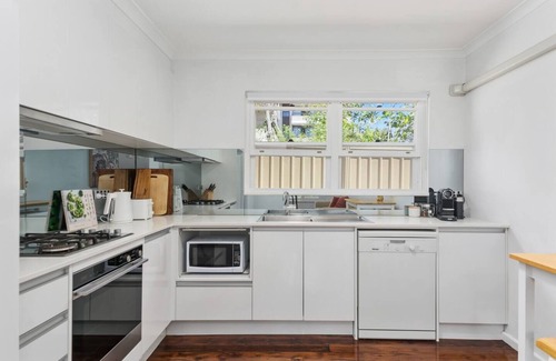 North Wollongong Apartment | Surfside Escape A Local Lifestyle at North Beach