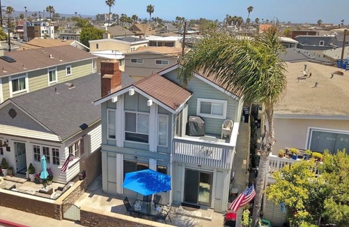 West Newport House | SurfView*7UnitsA/C*Park10Cars14Bikes4Washers7BBQs
