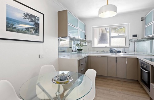 Mona Vale Apartment | Surfview - beachfront oasis in Mona Vale
