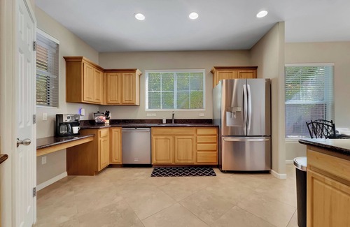 Surprise House | Surprise Goodie! Ground Floor, Garage 30 night min