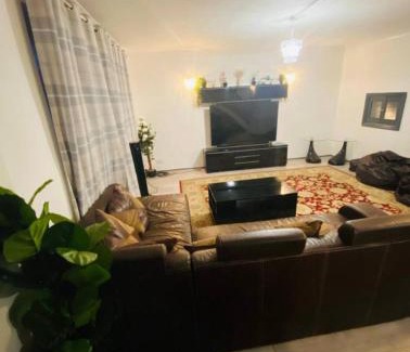 Aldershot House | Surrey Hills Retreat - 2-Bed Near Central London