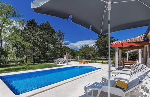Labin Cabin | Surrounded by nature and greenery villa for 12 people, near the town of Rabac