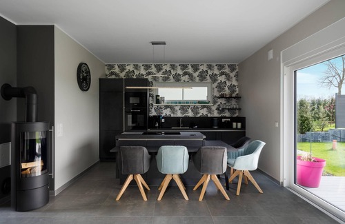 Muritz House | Sustainable Duncan House with fireplace, 3 bedrooms with en-suite bathroom