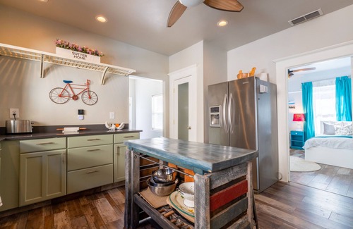 Central Sacramento House | Sutter Midtown 3bd Historic Home w/Swimming Pool *Virtual Tour