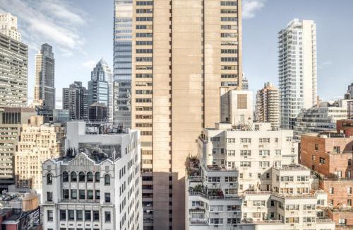 Sutton Place Apartment | Sutton Place 2BR w Gym Pool nr Rockefeller NYC-516