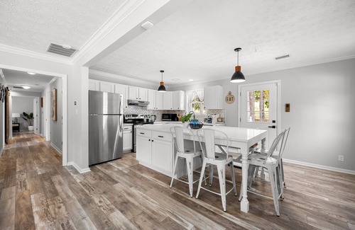 Suwanee House | Suwanee urban haven