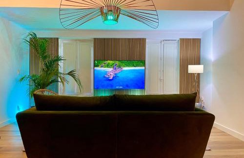 Les Grands Carmes Apartment | SV - l’Experience Design Duplex in Marseille