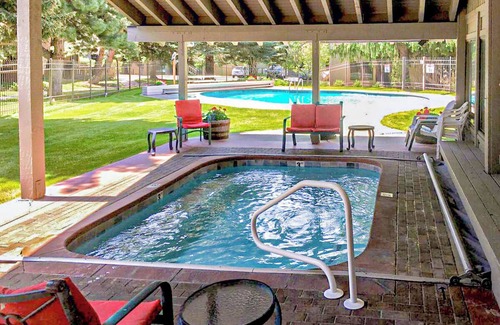 Ketchum Condo | SV137 - Walk to Lifts & Town - Hot Tub & Pool