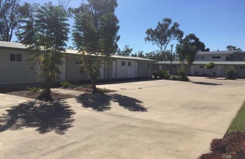 Middlemount Hotel | Swag Motel