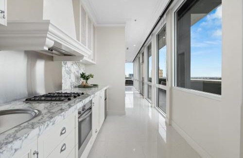 Adelaide Central Business District Apartment | Swainson at M1
