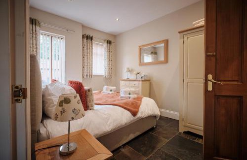 Folkton House | Swallows Nest Cottage
