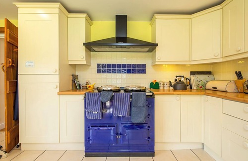 Croesgoch House | Swallows Rest, Holiday Home Croesgoch, Sleeps 6, 3 bedrooms, bathrooms