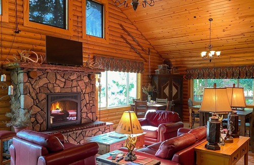 Irwin House | Swan Valley, ID Entire Adventure Lodge